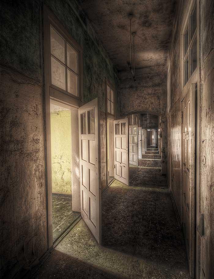 Retro Abandoned Dormitory Corridor Photography Backdrop  J-0314 Shopbackdrop